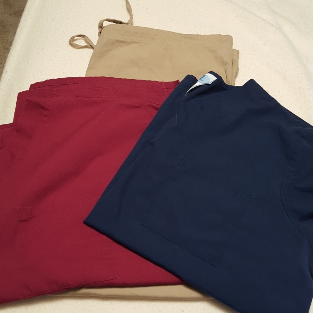 Women's scrub lot of three items size Lg/Xl